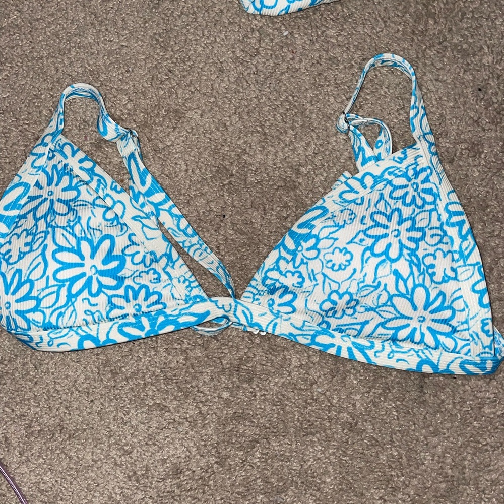 Aurelle swim top, NWOT, size large